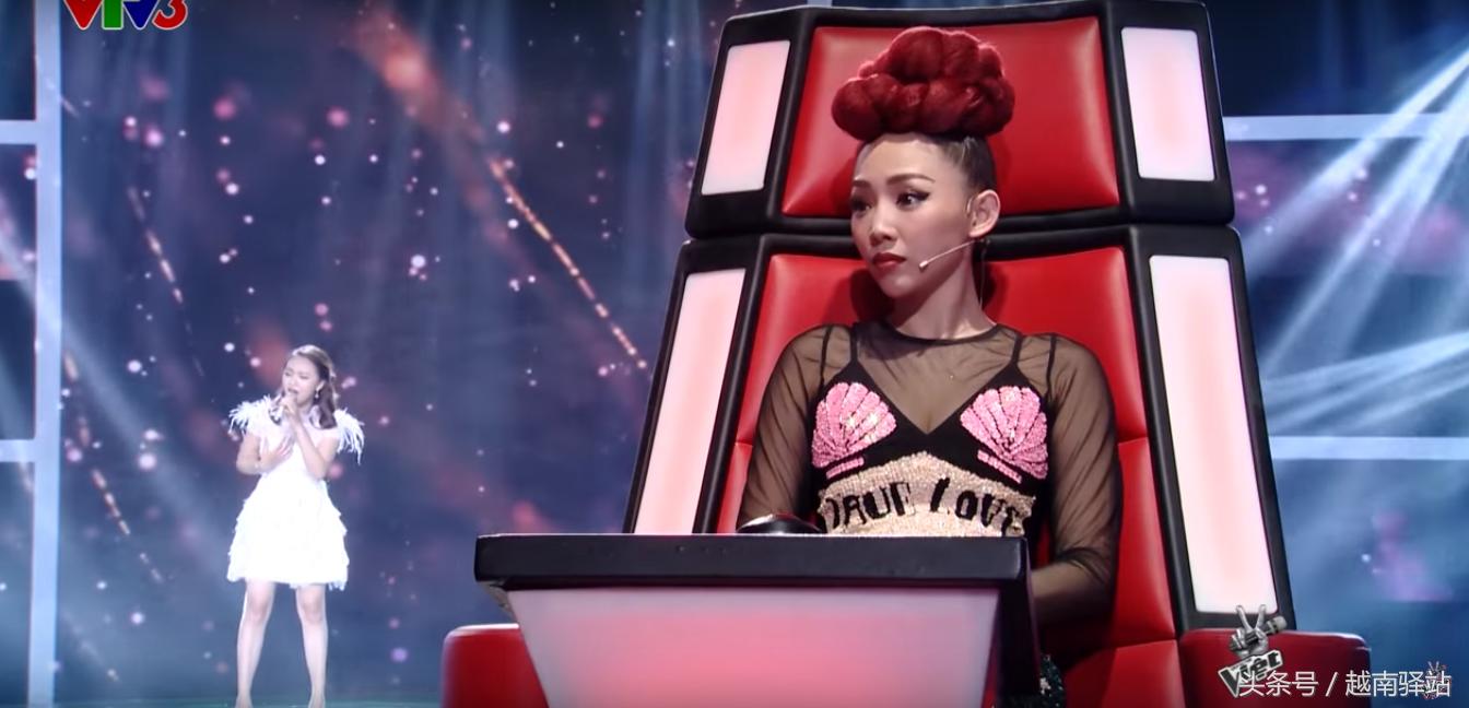 中国人在越南好声音唱歌震撼全场,越南好声音四位导师