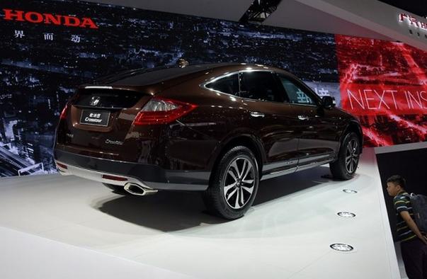 昂科威plus2023丐版款落地价,昂科威2020款1.5t豪华版氛围灯