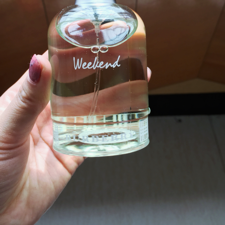 蔚蓝香水送男朋友送淡的还是浓的,送给男朋友的香水