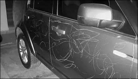 车子塑料件划痕怎么修复,白色车子划痕怎么修复