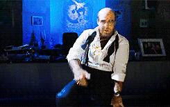 八卦：这位发型师，你明天不用来上班了