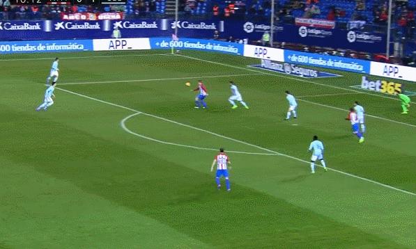 欣赏一下足坛经典的30大凌空破门,盘点世界离谱进球