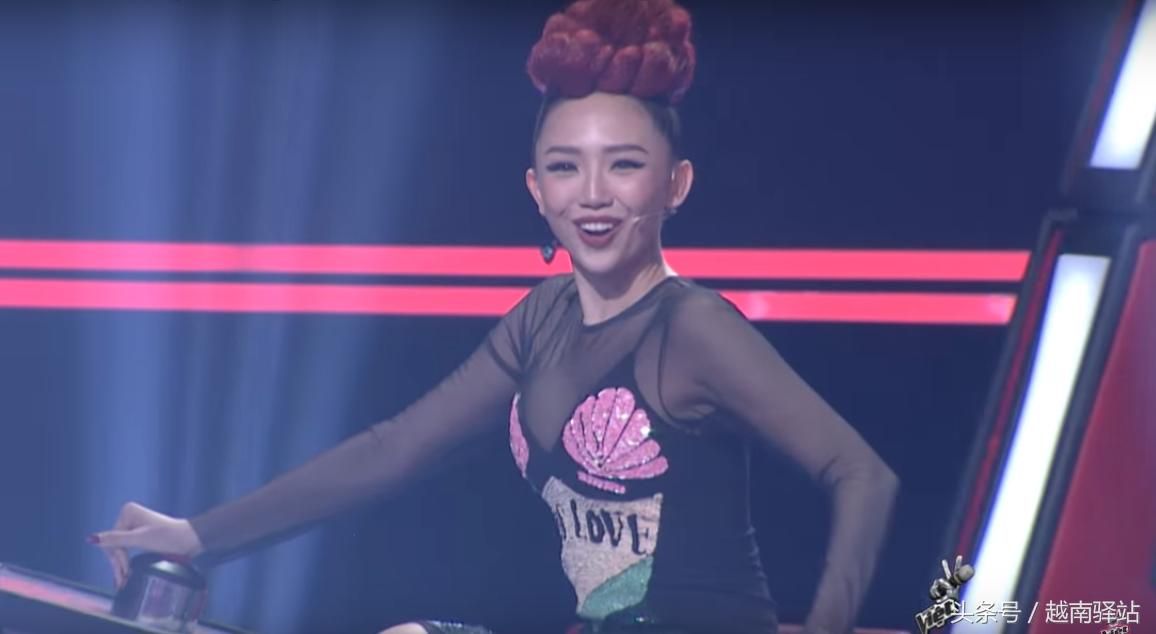 中国人在越南好声音唱歌震撼全场,越南好声音四位导师