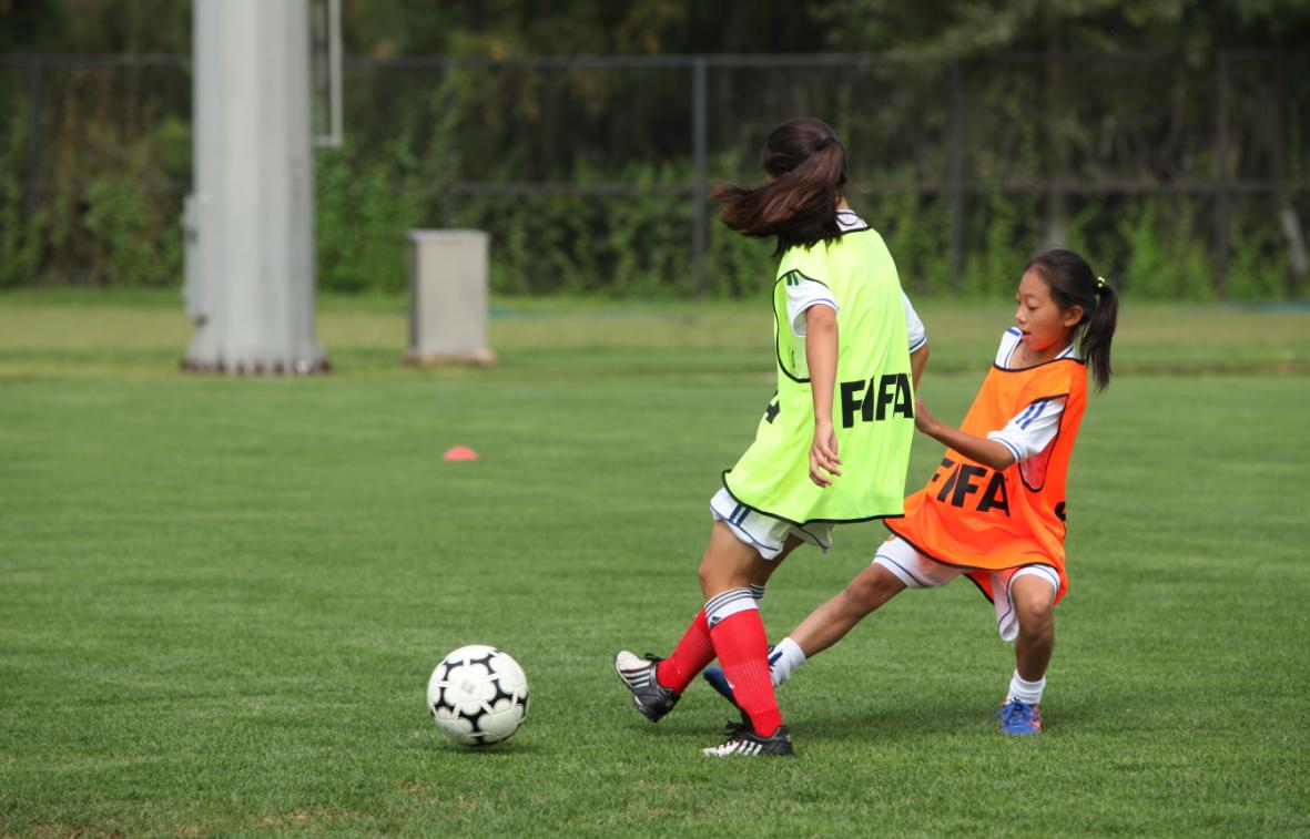 踢球吧少年完整版,踢足球吧少年电影完整版