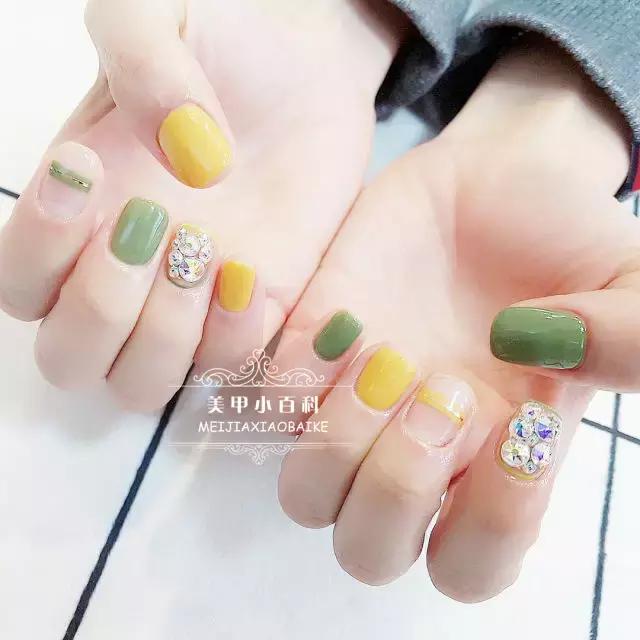 春天美甲2020显白小雏菊,春日小清新粉色系美甲