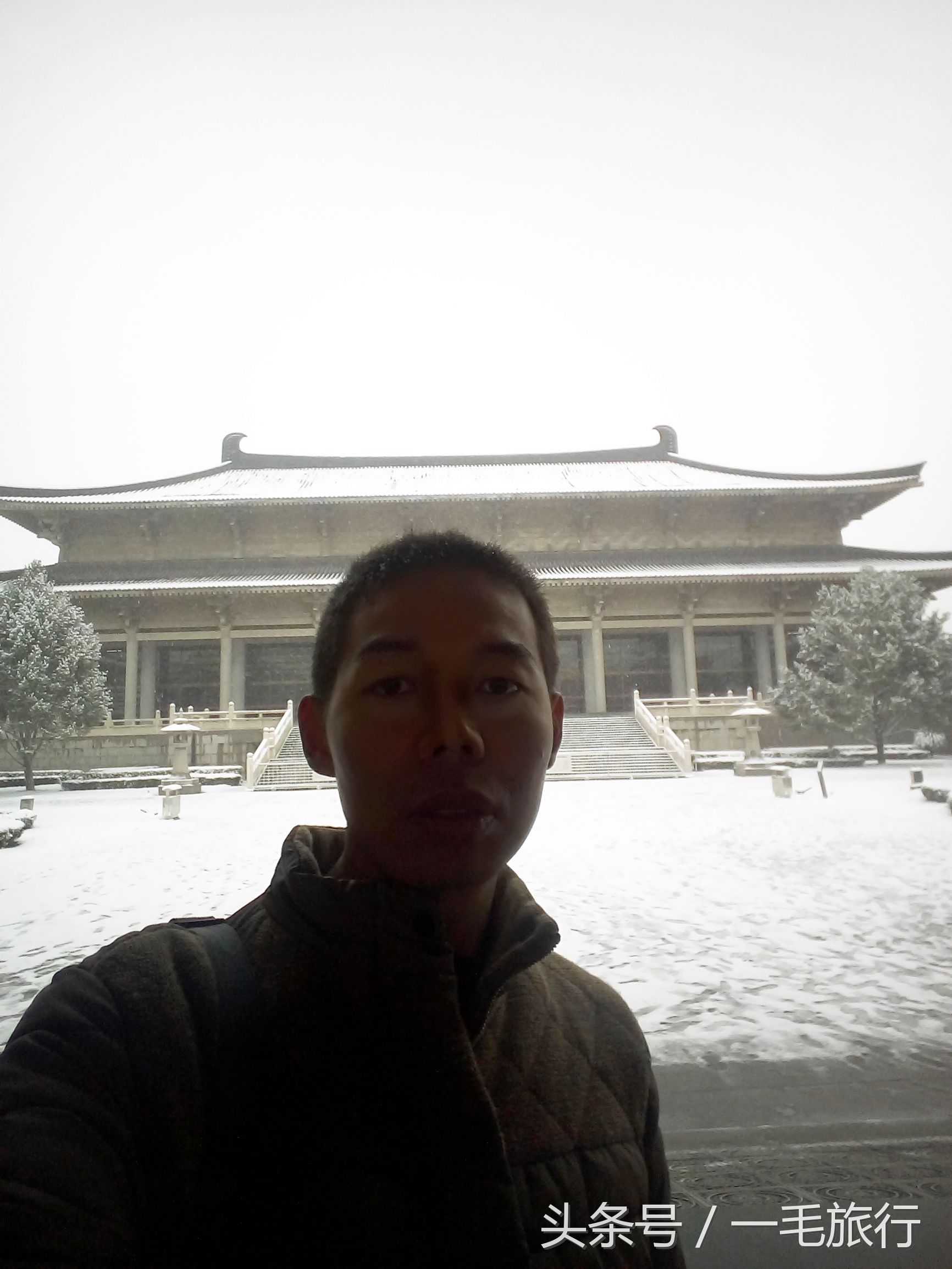 我在西安遇到了雪，第一次接触太空舱的时尚小窝