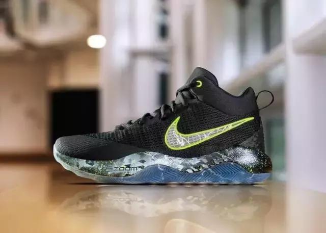 今年扣篮大赛上脚球鞋,乔丹扣篮大赛穿的球鞋