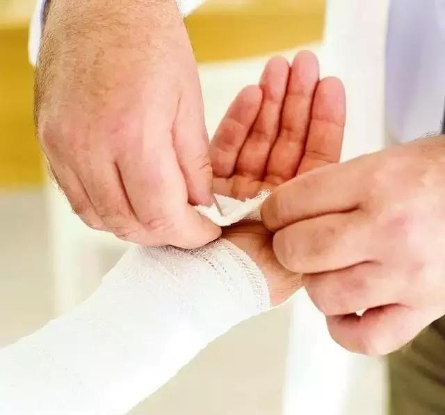 手术后伤口有脓不愈合,手术后伤口感染不愈合怎么办