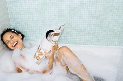 劳累了一天洗完澡放松一下心情,结束一天劳累之后洗澡