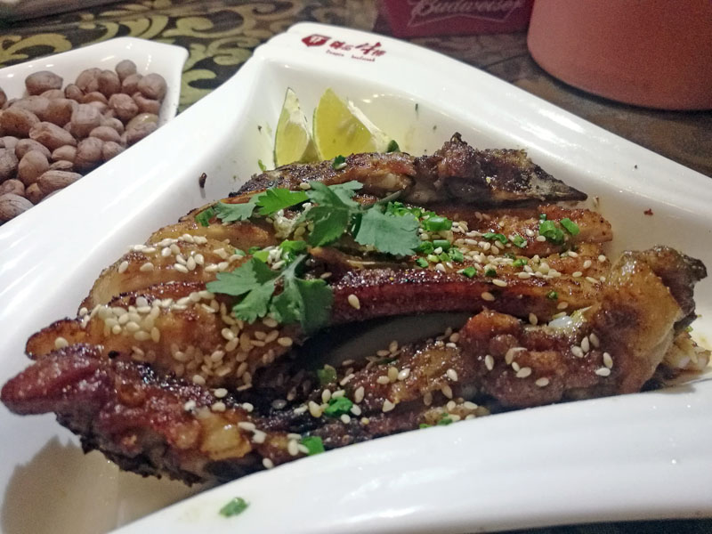 广西全猪宴哪里最好吃,南宁吃烤巴马香猪肉哪家最出名