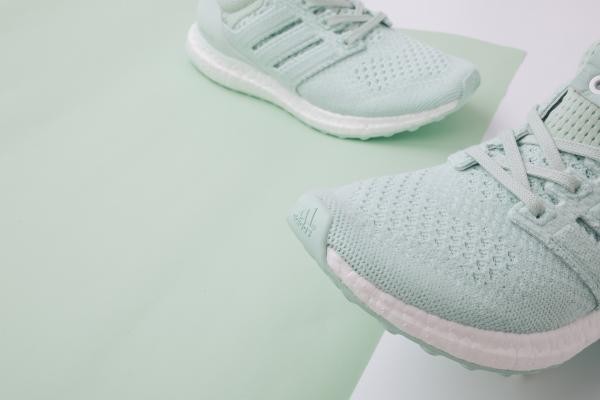 李宇春潮穿GUCCI，学陈奕迅、李易峰穿粉色耍萌