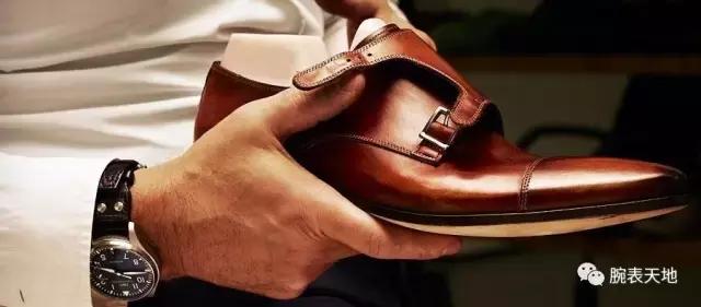 我看着你转身离去,我看见一棵树