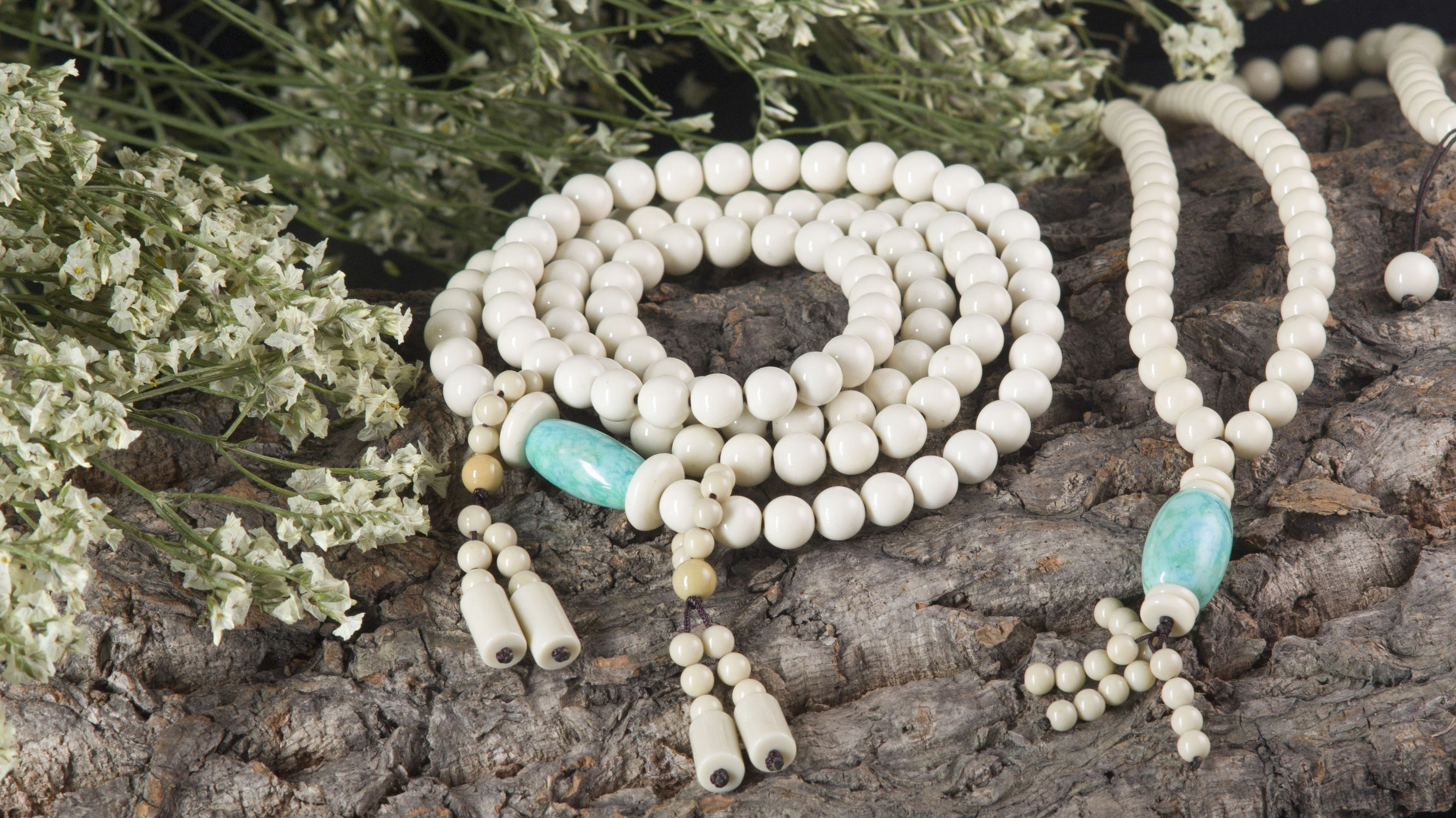 鍦颁腑娴锋境瀹濊泲鐧界煶鏄櫧鑹插悧,鍦颁腑娴锋境瀹濊泲鐧界煶钃濊壊