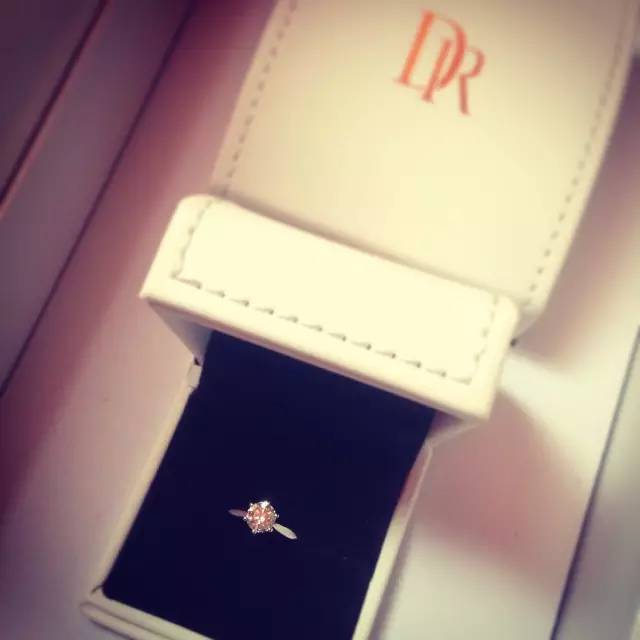 对不起，情人节老娘不收roseonly