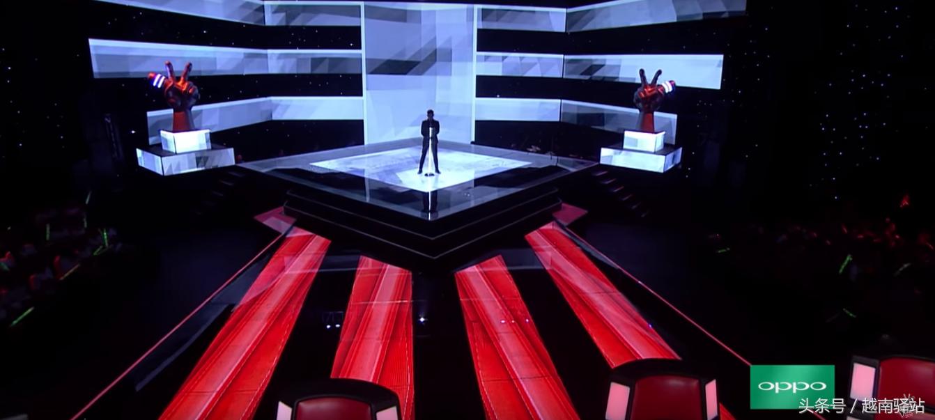 中国人在越南好声音唱歌震撼全场,越南好声音四位导师