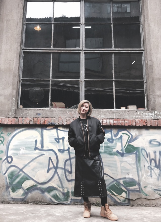 这个成都女孩说：不化眼妆的姑娘，活该你丑