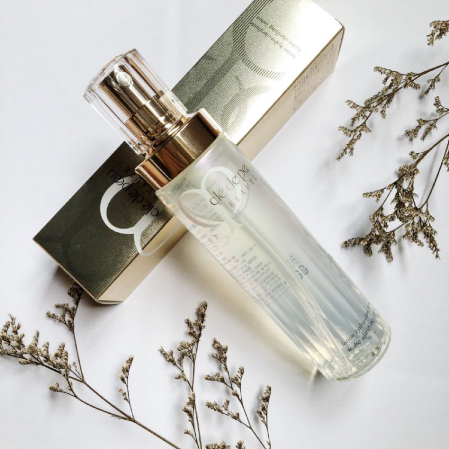 混干皮毛孔粗大粉刺闭口怎么护肤,闭口干皮护肤品推荐