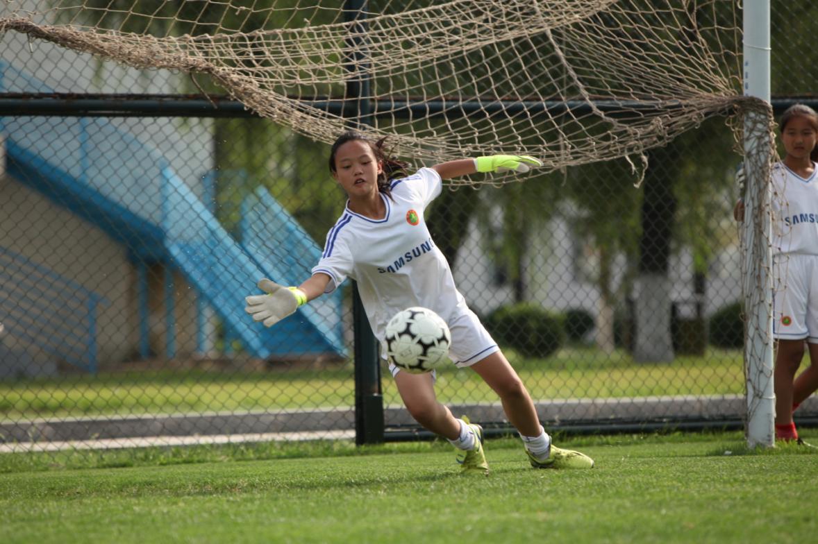 踢球吧少年完整版,踢足球吧少年电影完整版