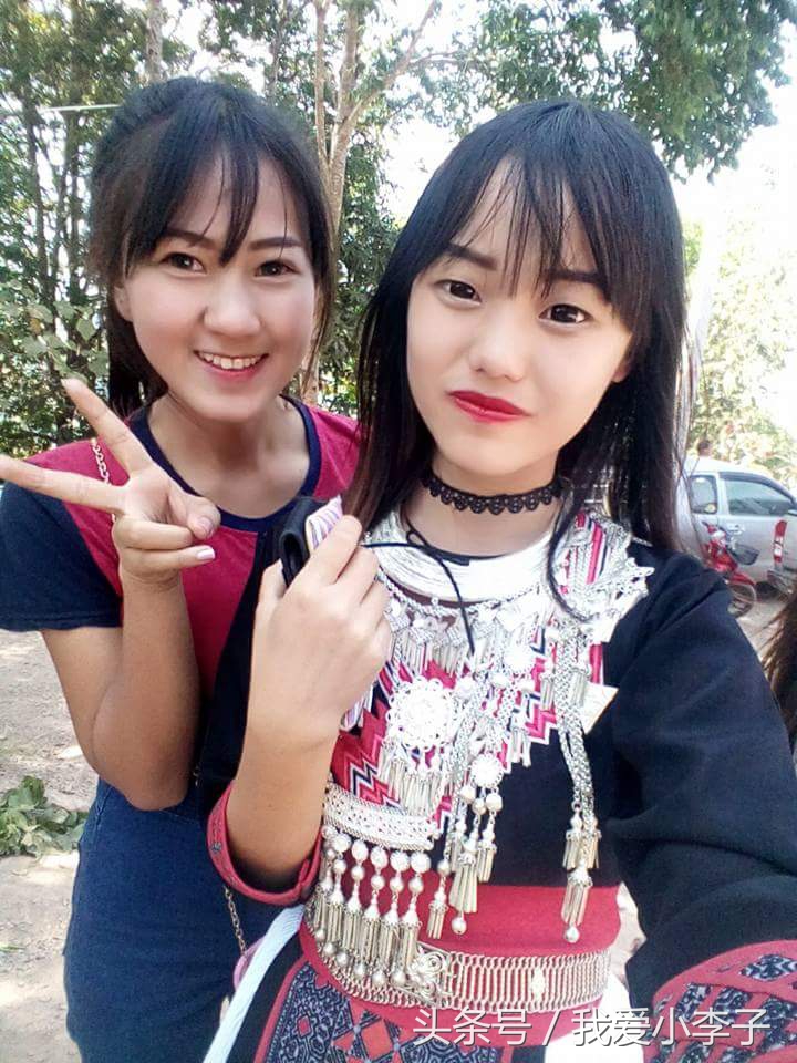 苗寨小女孩拍照,苗寨女生拍照姿势