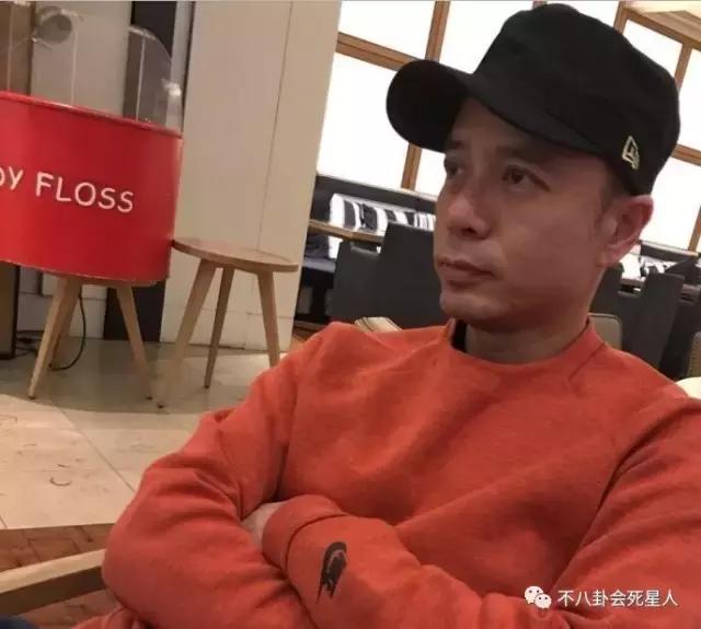 李克勤看球赛被发现用盗版软件，被网友调侃：身体力行支持盗版