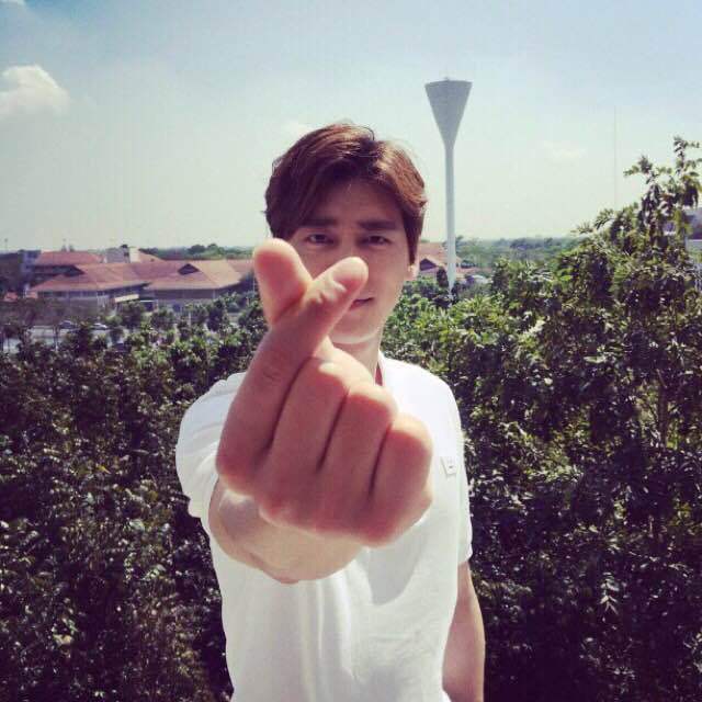 明星都在抢衣服,明星都在抢的卫衣