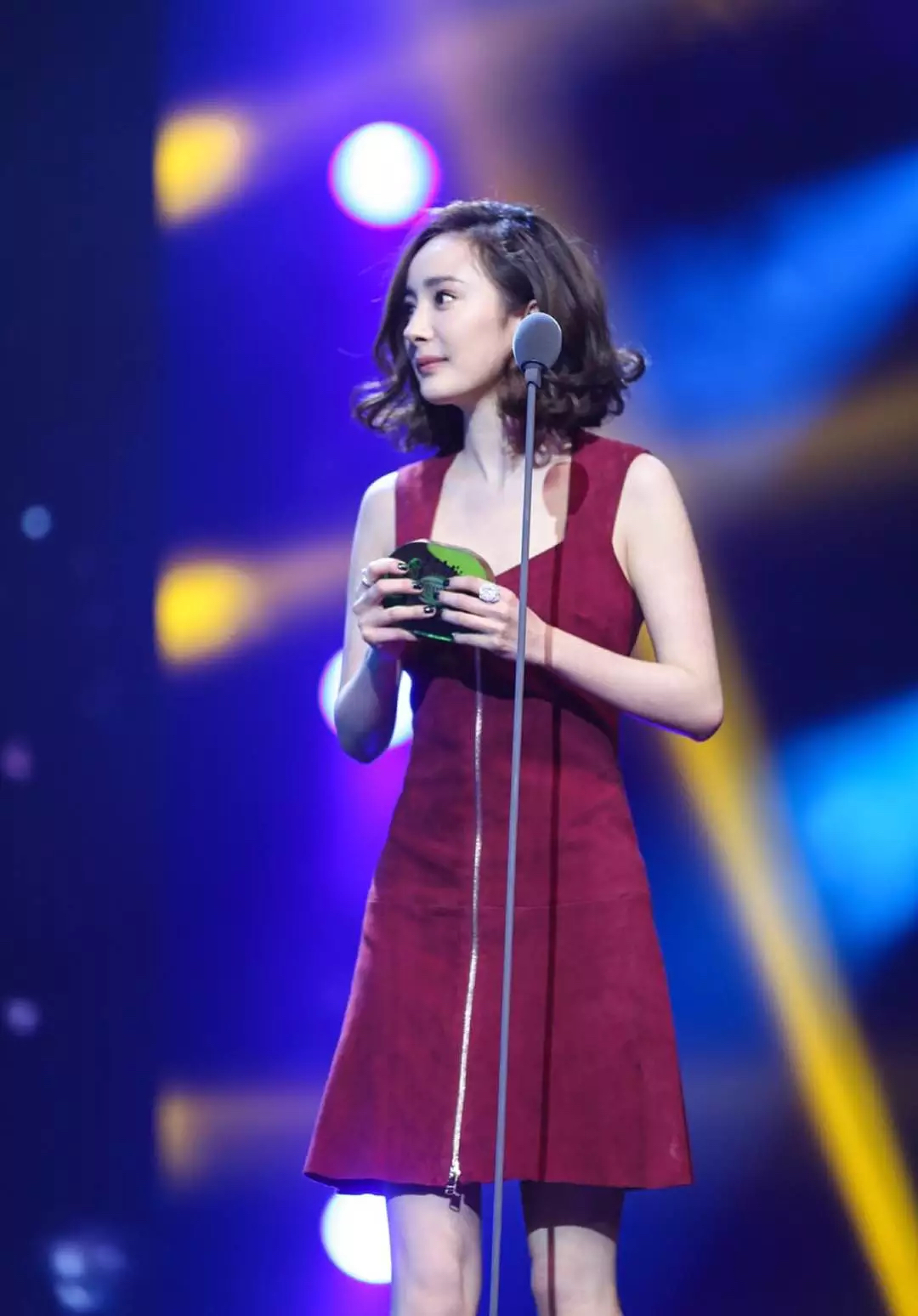 杨幂杨幂，越发的喜欢你了，尤其是看完这衣品