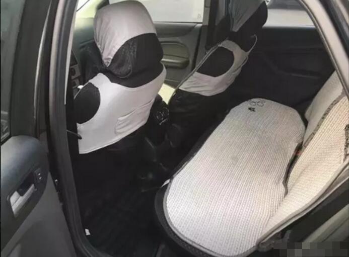 福特福克斯2007款自动三厢2.0落地,福克斯两厢2007款