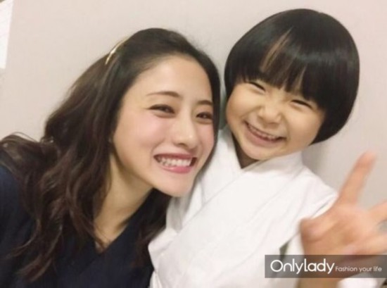 这几天最流行的发饰是什么,现在最流行日系女生发型