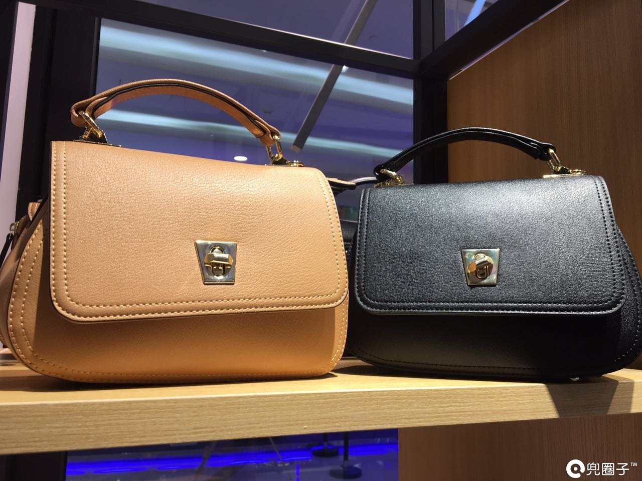 杭州的女生都背什么包,现在女生都在背什么包