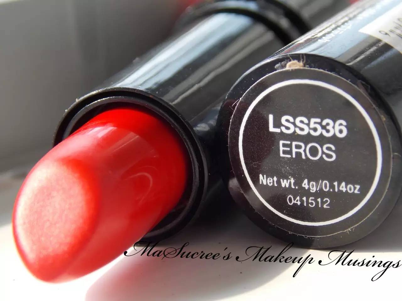 阿玛尼挚爱400和迪奥哑光999,dior999经典正红色口红图片