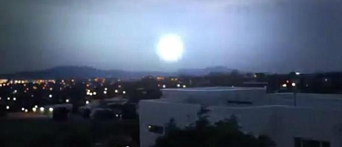 地滚雷和球状闪电的区别,通古斯大爆炸是陨石撞击吗