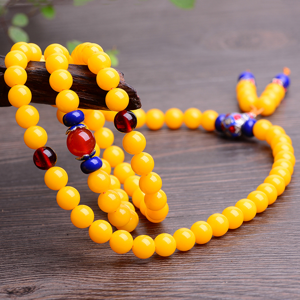 刚买回的蜜蜡为何油乎乎的,蜜蜡买回来后分层了