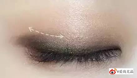 画眼线容易晕怎么办,为什么眼角画眼线总是会晕