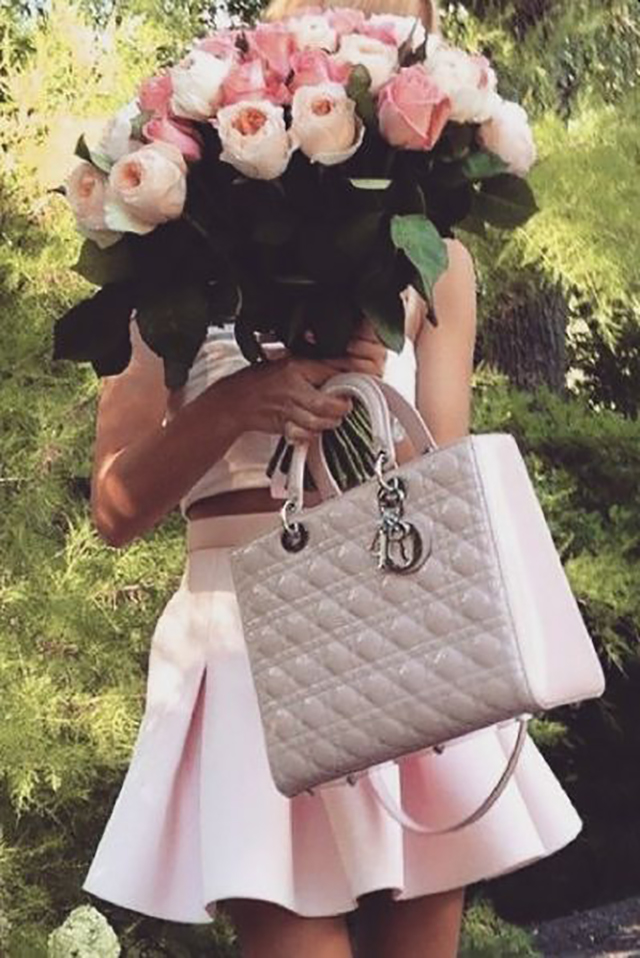 爱情会过期歌曲,爱情会过期跟谁都一样