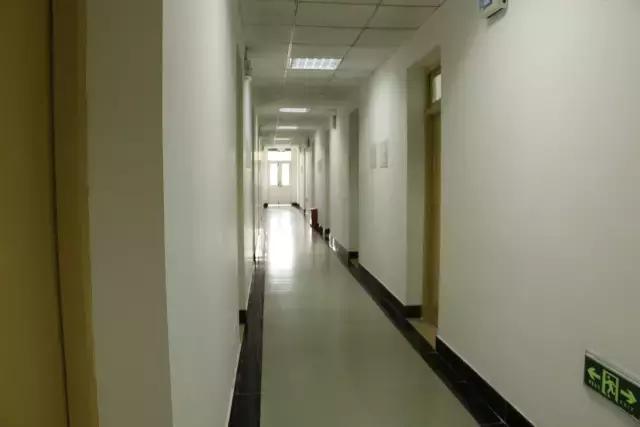 宝宝回到寝室,回老家宝宝说被吓到了