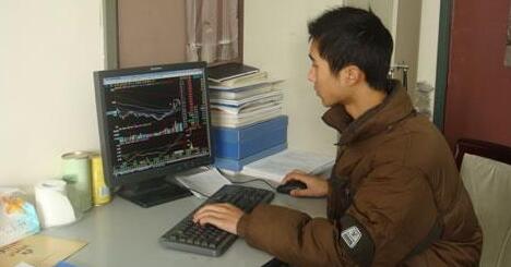 借贷1万到身价百万，90后小白变“股神”