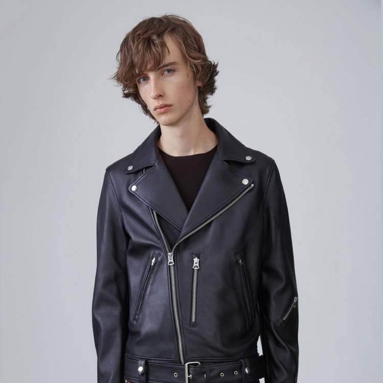 明星都在抢衣服,明星都在抢的卫衣