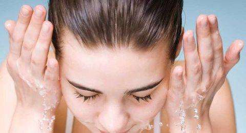 手机用多了眼劳累,手机玩多了眼睛干涩用什么眼药水