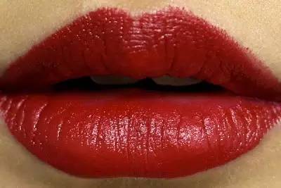 阿玛尼挚爱400和迪奥哑光999,dior999经典正红色口红图片