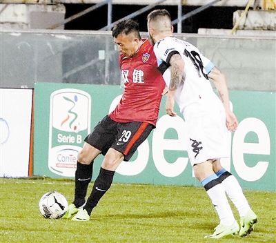 椴佽兘鍗栧嚭鍘荤殑鐞冨憳,椴佽兘涓轰腑瓒呮尳鍥炰竴鐐归闈㈠悧