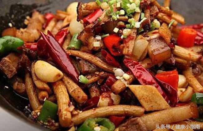 多吃辣椒有什么好处 (辣味食物在身体怎么样的时候能吃)