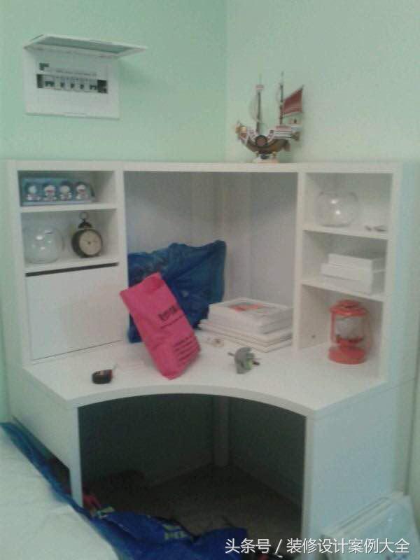 夫妻俩齐心协力攒钱买房装修，虽然面积不大但满满的温馨