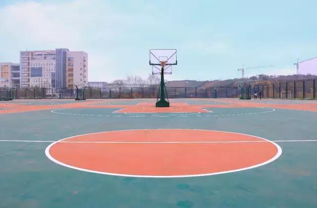 宝宝回到寝室,回老家宝宝说被吓到了