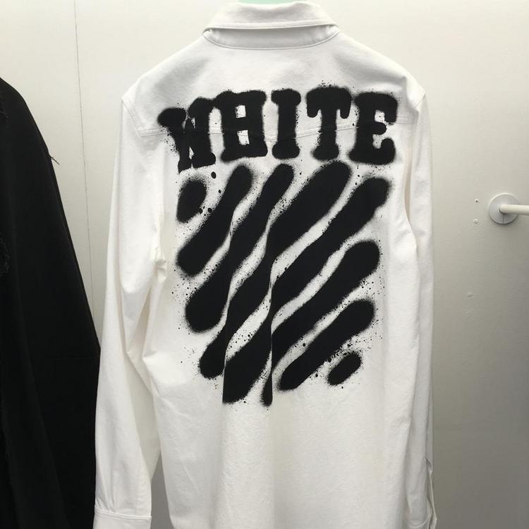 明星都在抢衣服,明星都在抢的卫衣