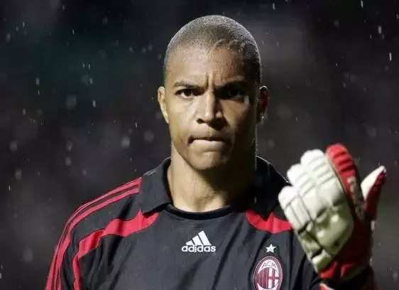 禁区守护神莫兰德,禁区守护