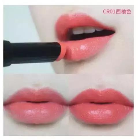 美女抹口红吻男神,涂上喜欢的口红吻最爱的他