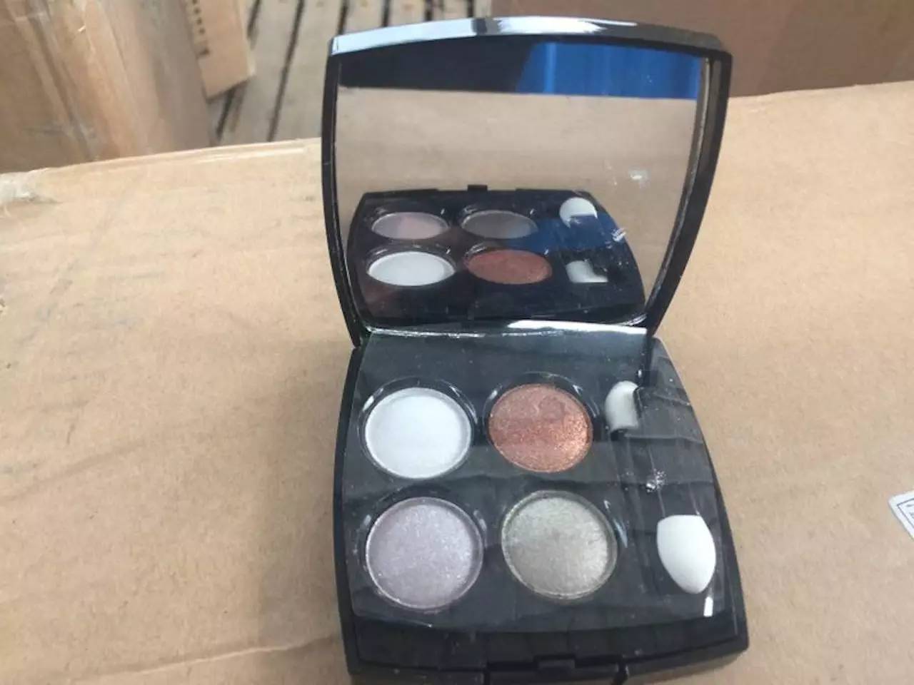 凭祥海关查获千件“香奈儿”化妆品，你在朋友圈买的“情人节礼物”可能没了……「930新闻眼」