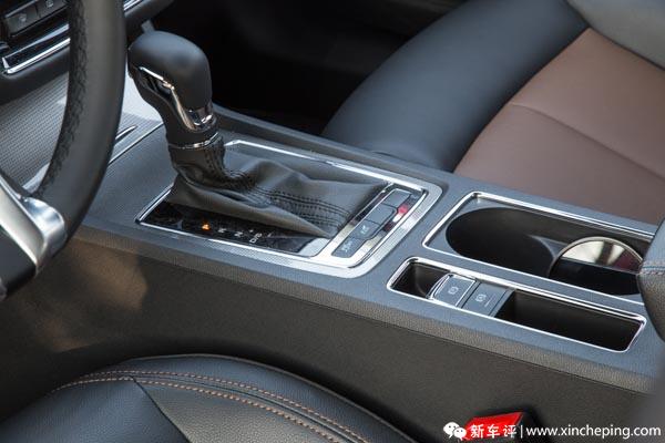 荣威i620t手动豪华配置,22款纯电动的荣威i6起步测试