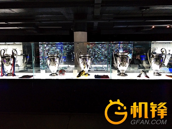 巴萨球迷冲击诺坎普,巴萨球迷得知诺坎普奇迹