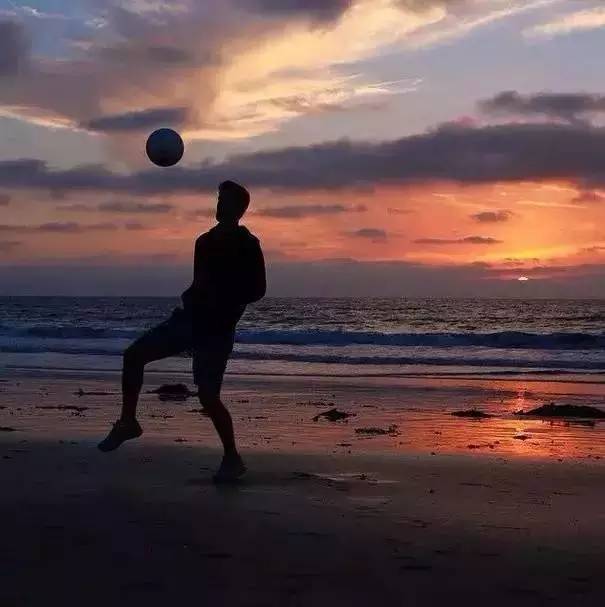 足球就是一辈子的情人,足球的情人